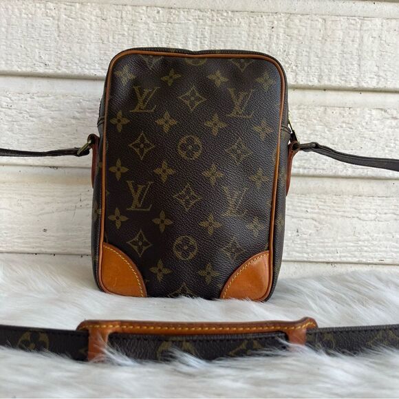 LOUIS VUITTON Amazon Amazone Camera Bag St. Cloud Crossbody Shoulder Monogram - Picture 9 of 14